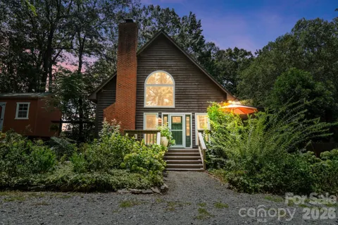 141 Oak Leaf Lane