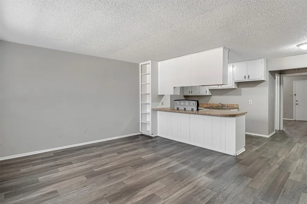 1709 Short Street #B Cleburne, TX 76033