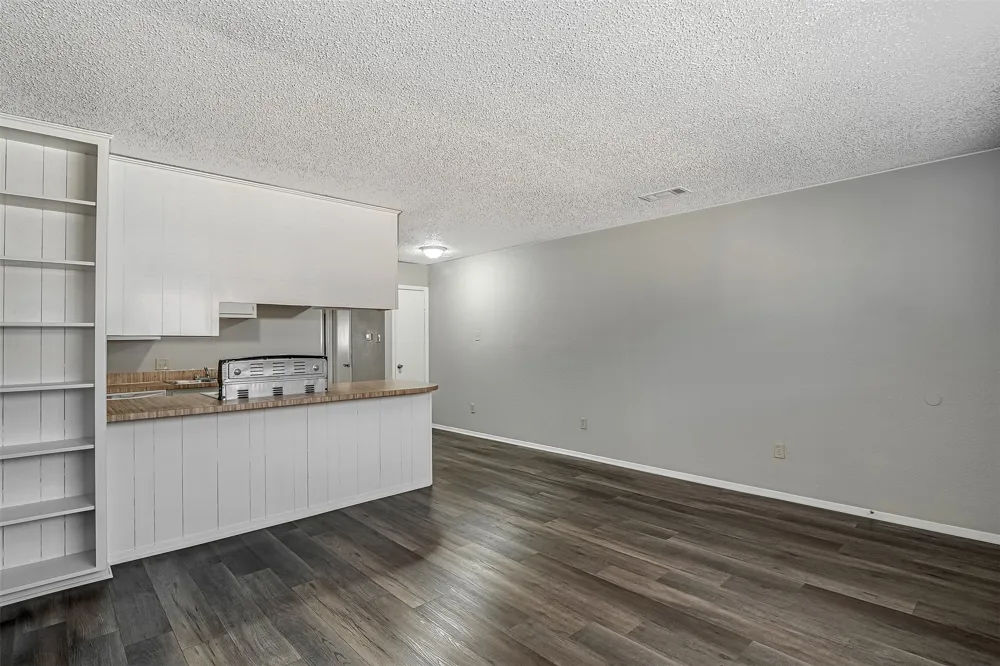 1709 Short Street #B Cleburne, TX 76033