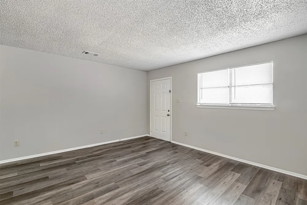 1709 Short Street #B Cleburne, TX 76033