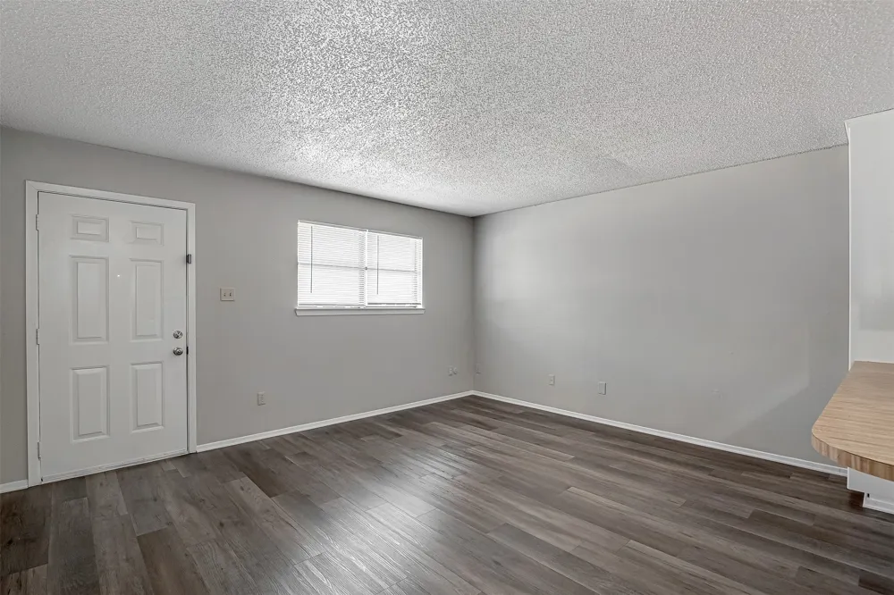 1709 Short Street #B Cleburne, TX 76033