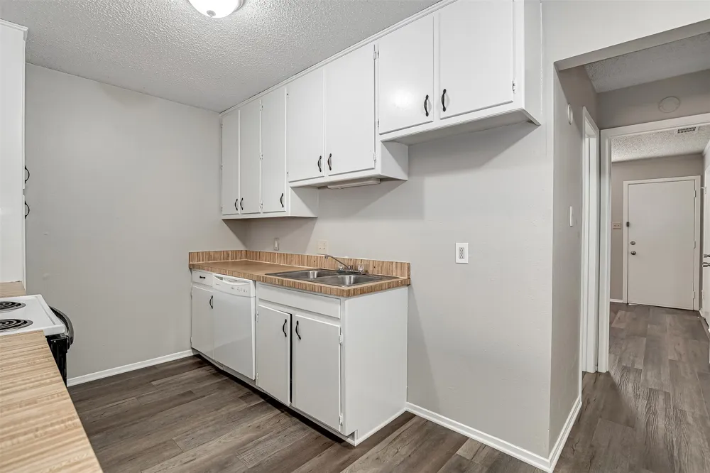 1709 Short Street #B Cleburne, TX 76033