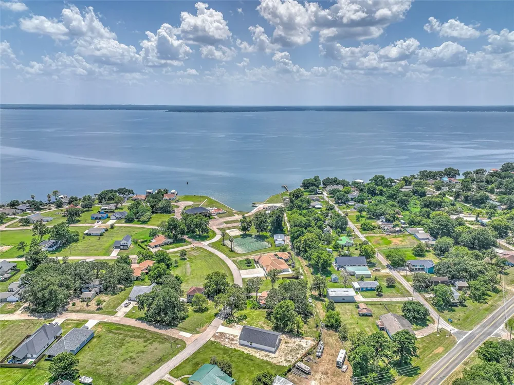 270 Legend Lane Livingston, TX 77351