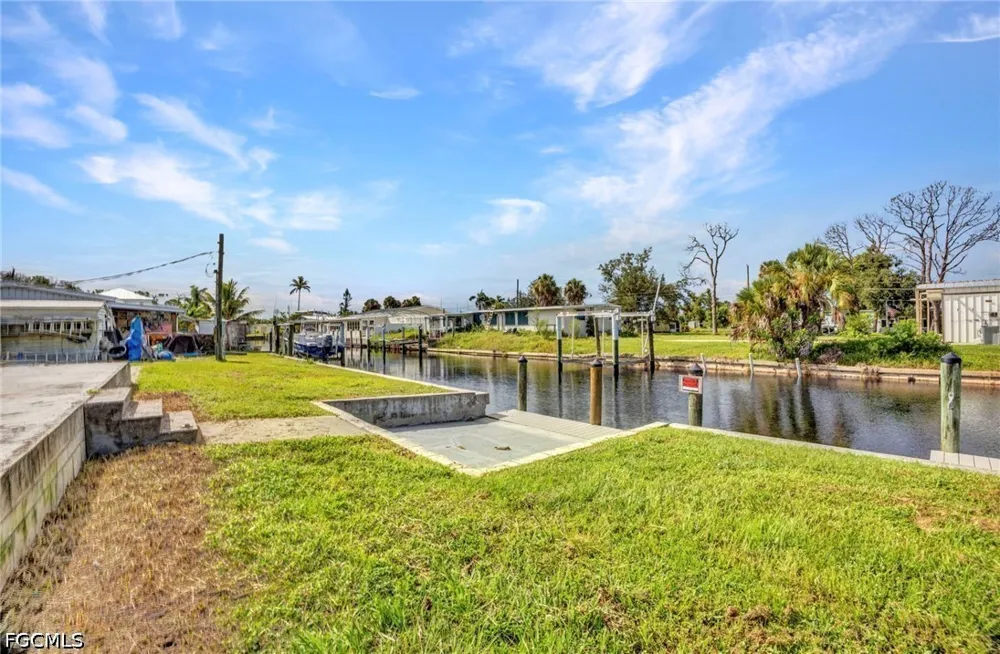 Hollis Avenue Port Charlotte, FL 33953