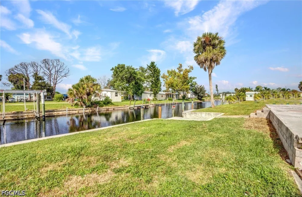 Hollis Avenue Port Charlotte, FL 33953