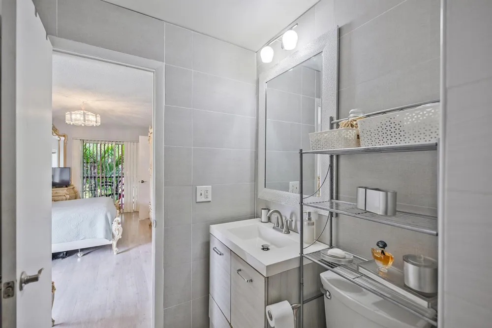 6544 Chasewood Drive #H Jupiter, FL 33458