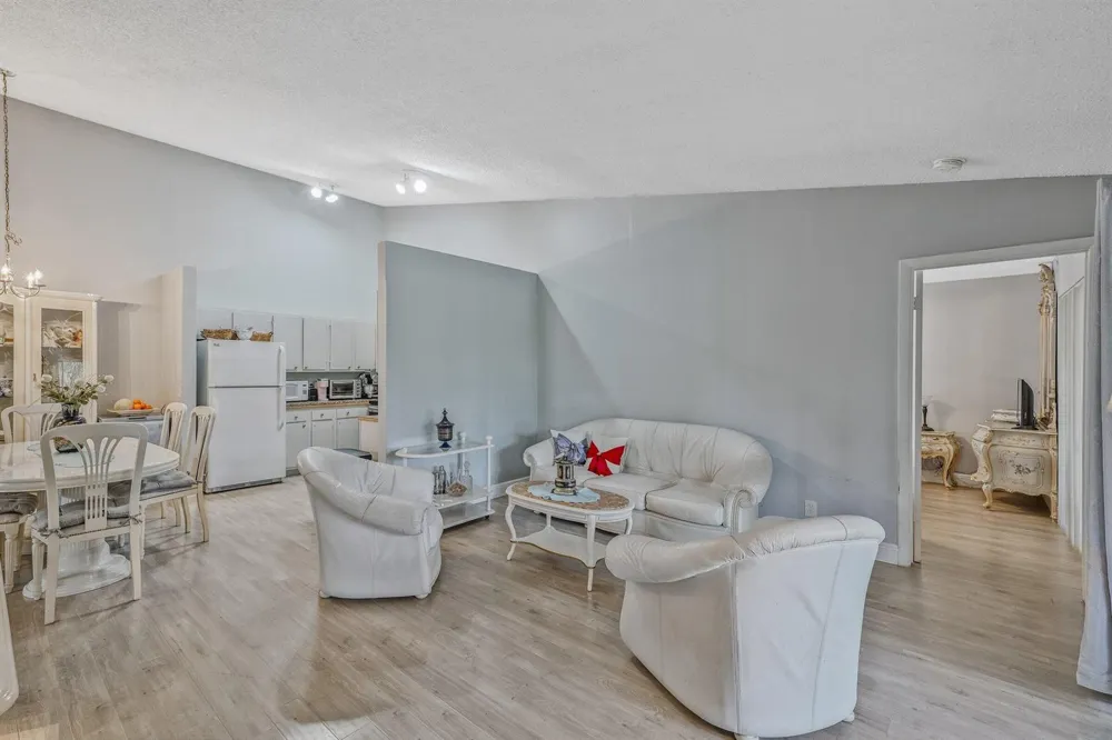 6544 Chasewood Drive #H Jupiter, FL 33458