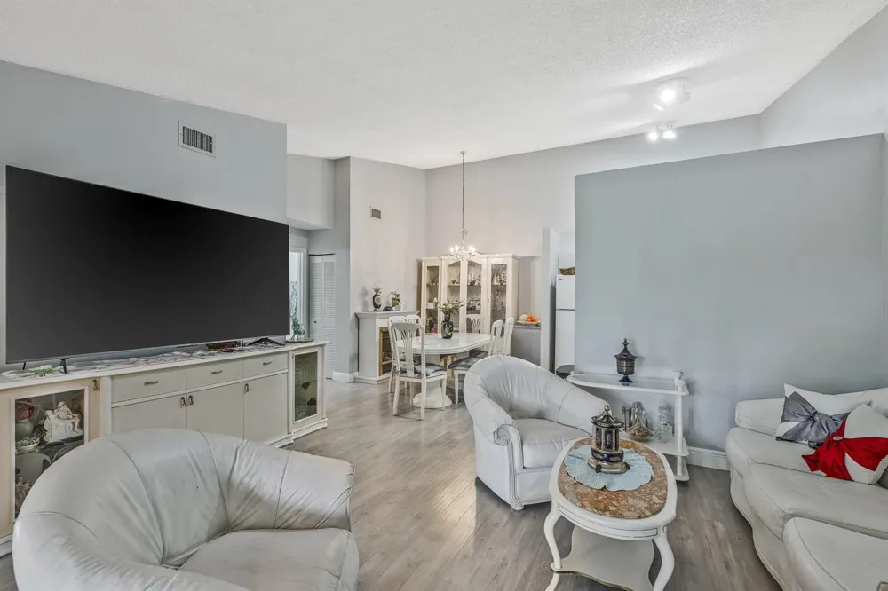 6544 Chasewood Drive #H Jupiter, FL 33458