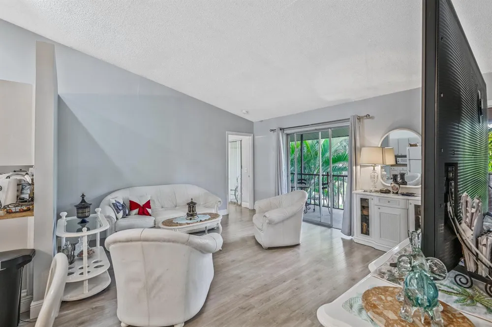 6544 Chasewood Drive #H Jupiter, FL 33458