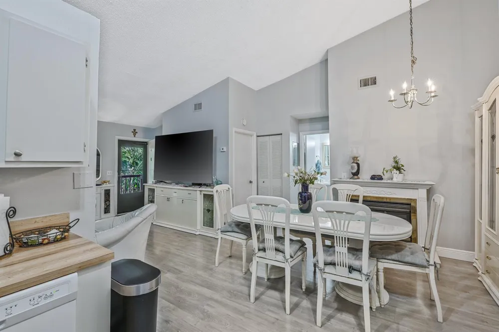 6544 Chasewood Drive #H Jupiter, FL 33458