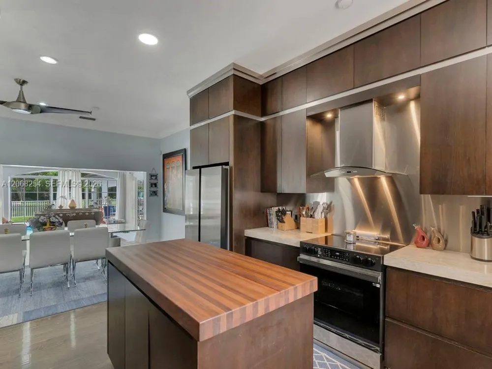 13880 SW 68th Ave Palmetto Bay, FL 33158