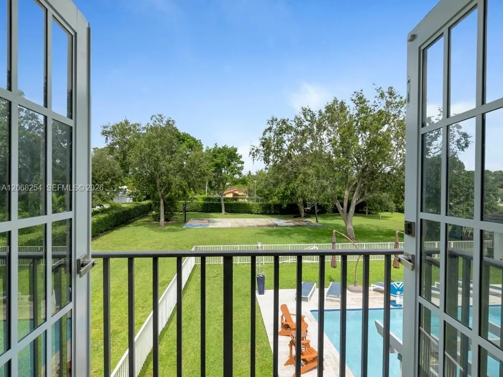 13880 SW 68th Ave Palmetto Bay, FL 33158