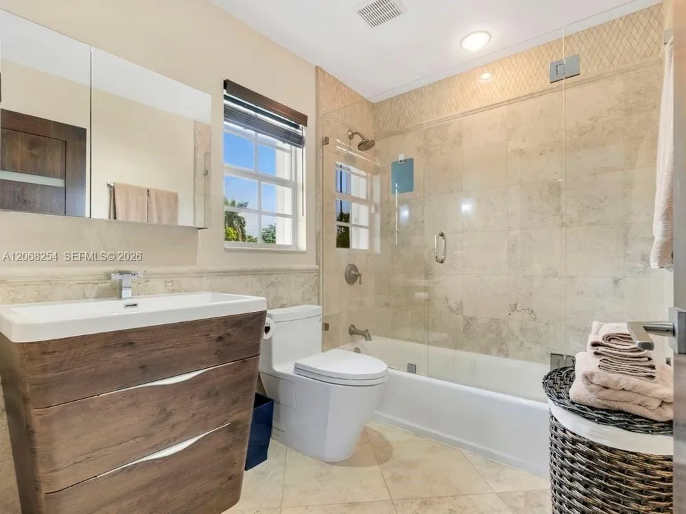 13880 SW 68th Ave Palmetto Bay, FL 33158