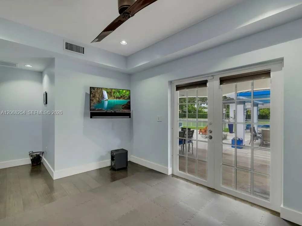 13880 SW 68th Ave Palmetto Bay, FL 33158