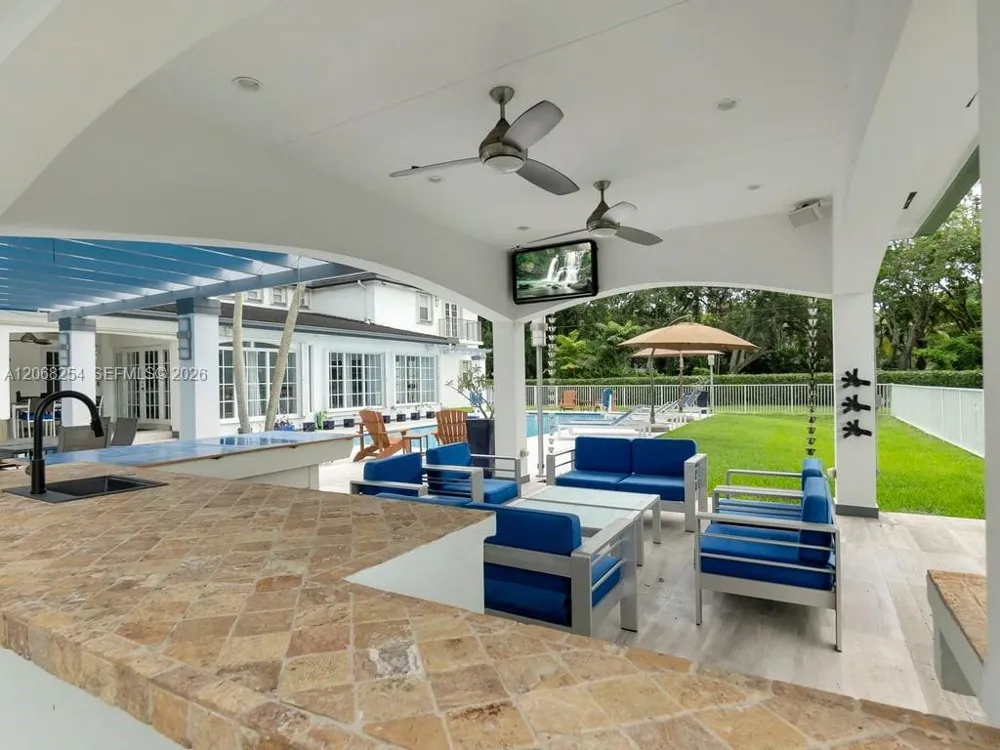 13880 SW 68th Ave Palmetto Bay, FL 33158
