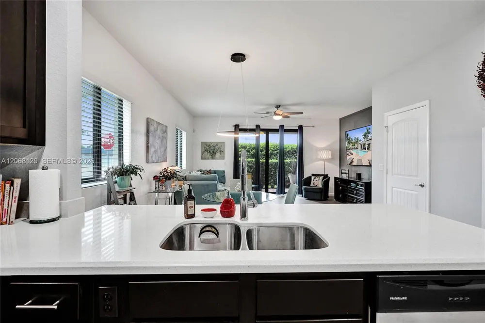 4204 Dixie Hwy #1 Oakland Park, FL 33334