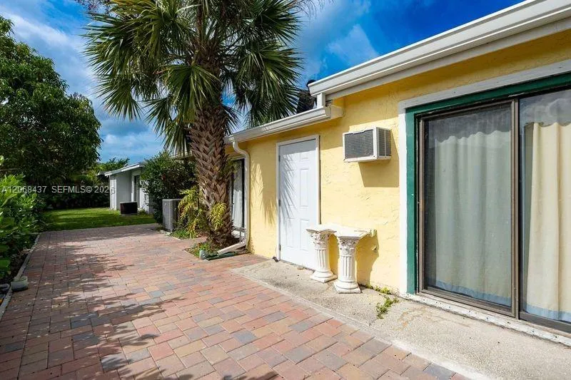 7507 Ace Rd N Lake Worth, FL 33467