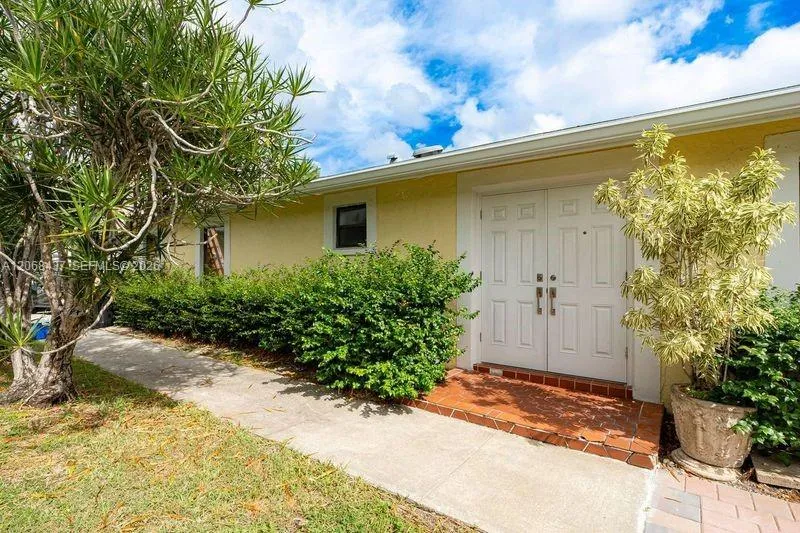 7507 Ace Rd N Lake Worth, FL 33467