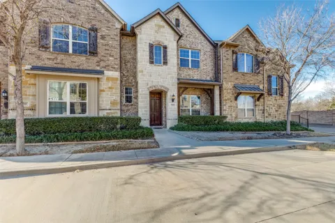 828 Rohan Drive