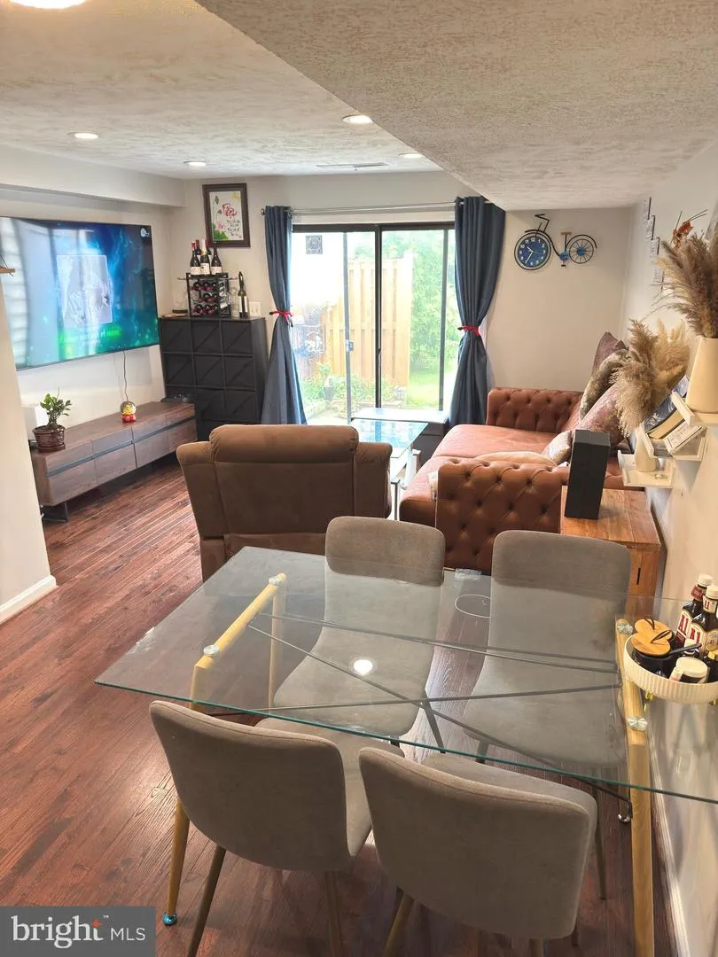 11124 ROCK GARDEN DRIVE Fairfax, VA 22030