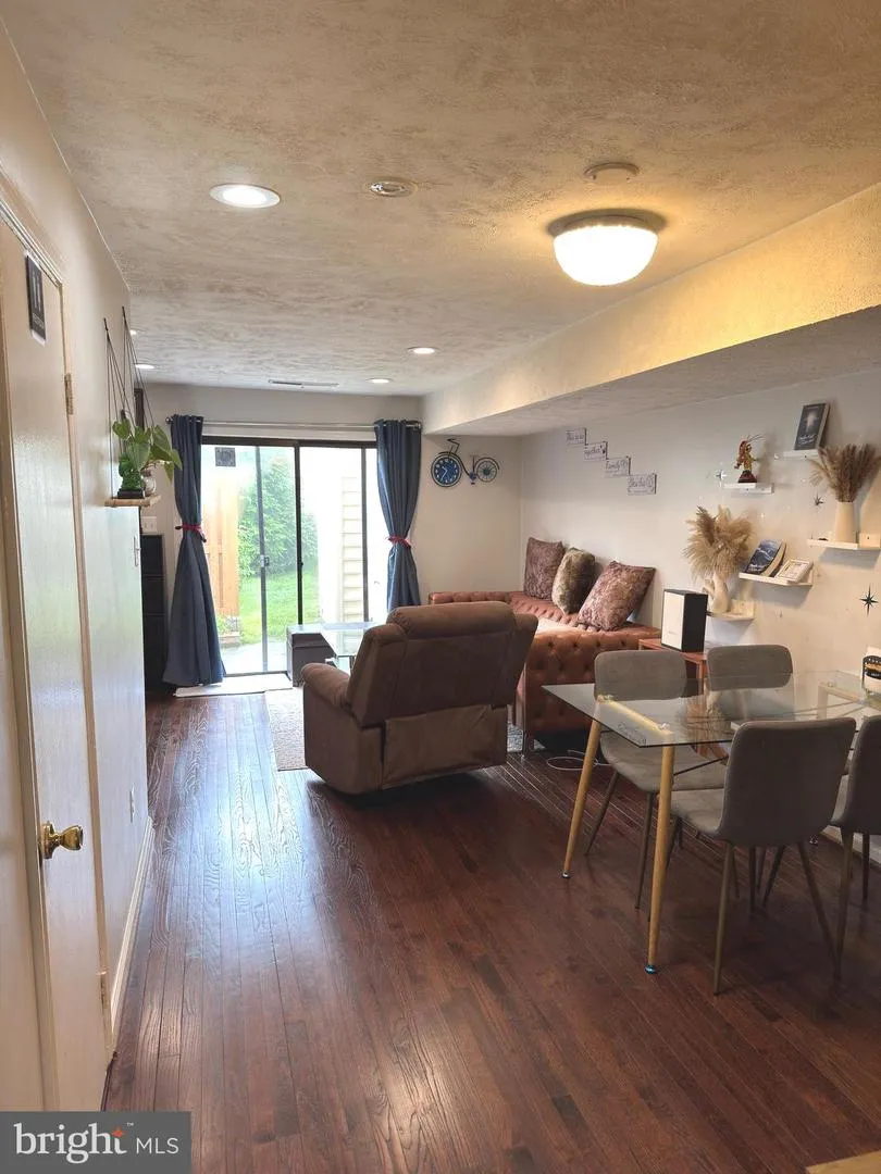 11124 ROCK GARDEN DRIVE Fairfax, VA 22030