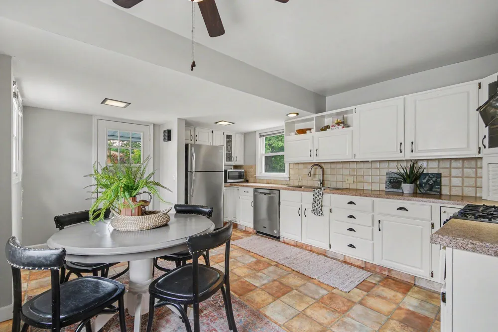 2738 Richards Drive SE East Grand Rapids, MI 49506