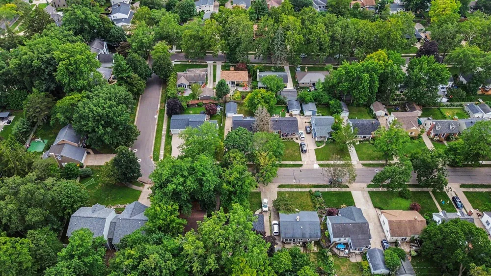 2738 Richards Drive SE East Grand Rapids, MI 49506