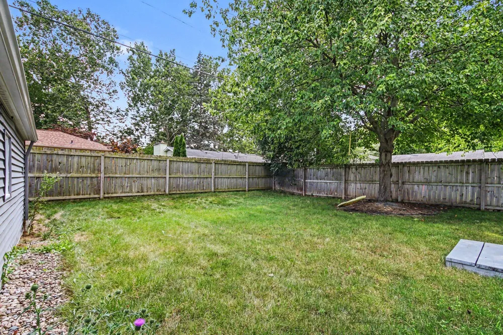 2738 Richards Drive SE East Grand Rapids, MI 49506