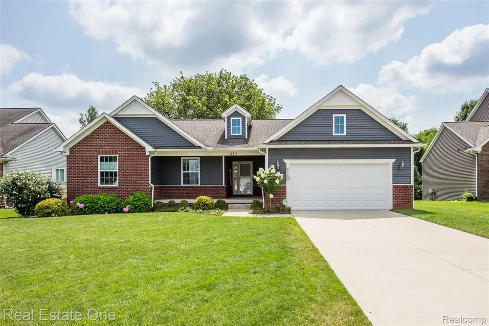 16314 Red Fox Trail Fenton Charter Township, MI 48451