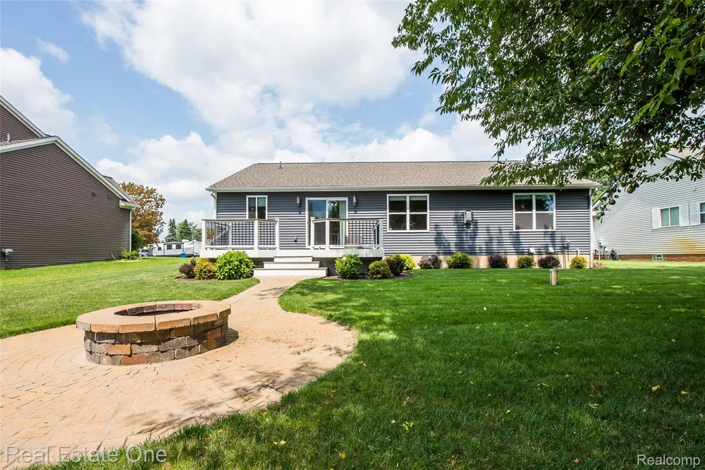 16314 Red Fox Trail Fenton Charter Township, MI 48451