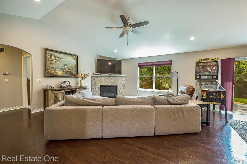 16314 Red Fox Trail Fenton Charter Township, MI 48451