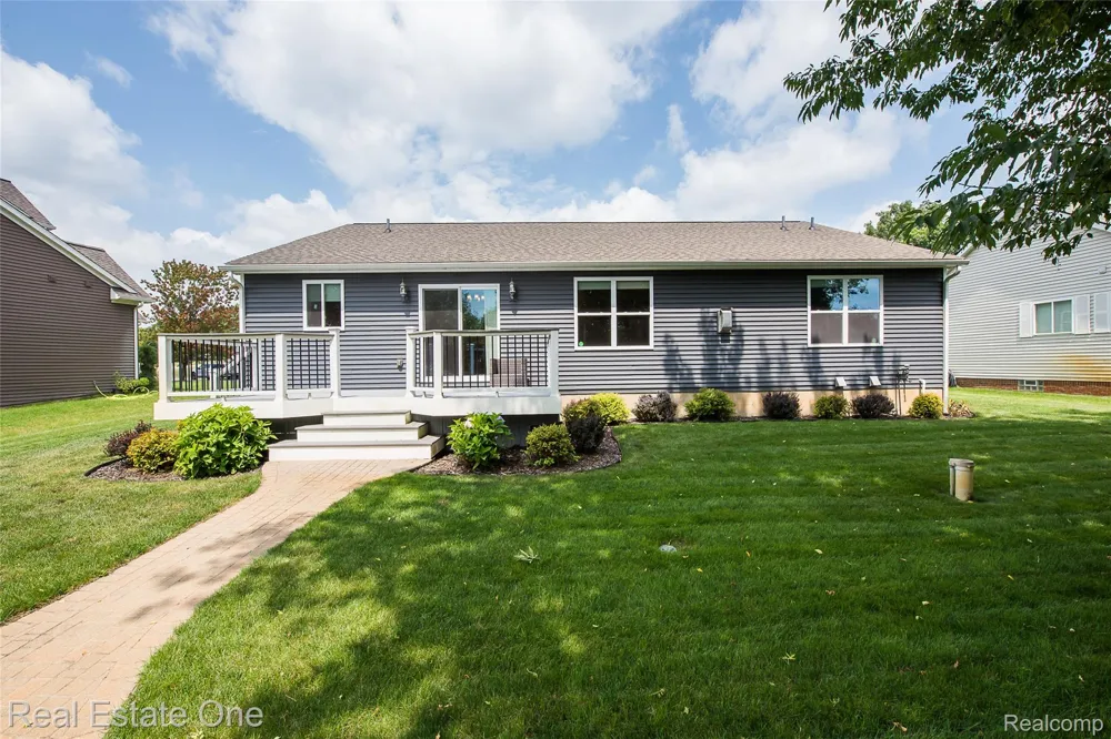 16314 Red Fox Trail Fenton Charter Township, MI 48451