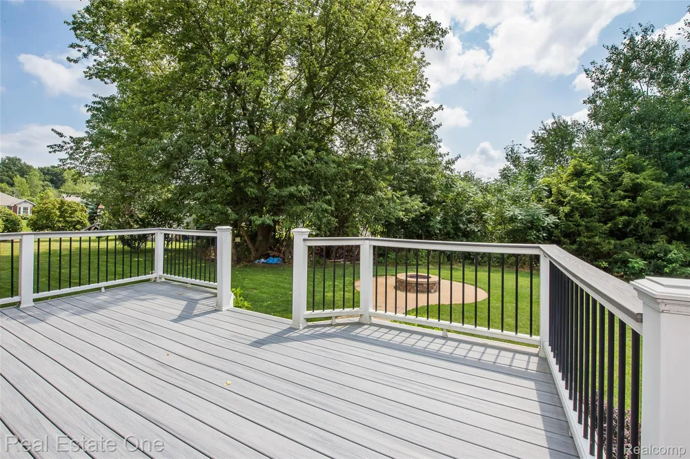 16314 Red Fox Trail Fenton Charter Township, MI 48451