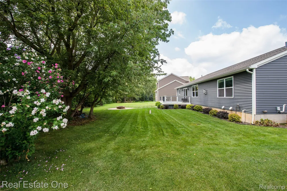 16314 Red Fox Trail Fenton Charter Township, MI 48451