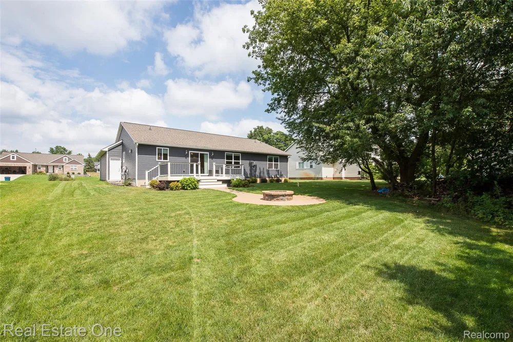 16314 Red Fox Trail Fenton Charter Township, MI 48451