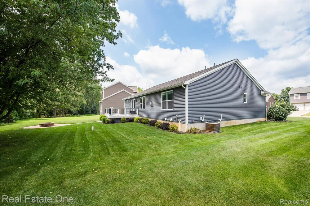 16314 Red Fox Trail Fenton Charter Township, MI 48451