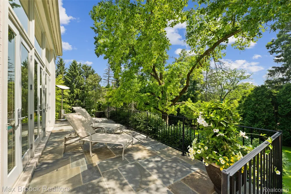 375 Dunston Road Bloomfield Hills City, MI 48304