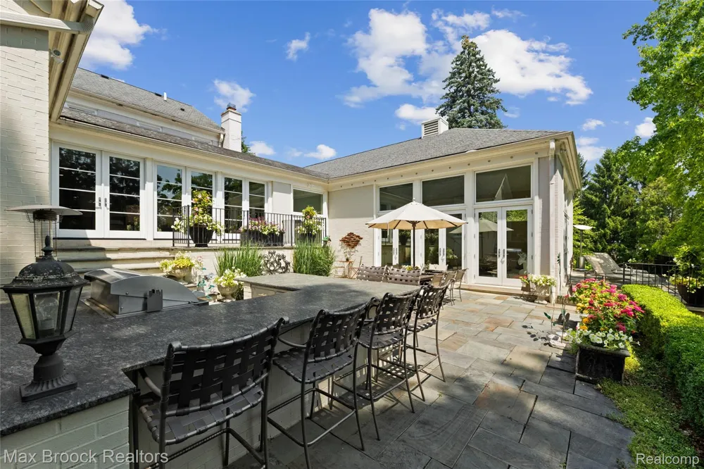 375 Dunston Road Bloomfield Hills City, MI 48304