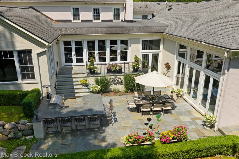 375 Dunston Road Bloomfield Hills City, MI 48304