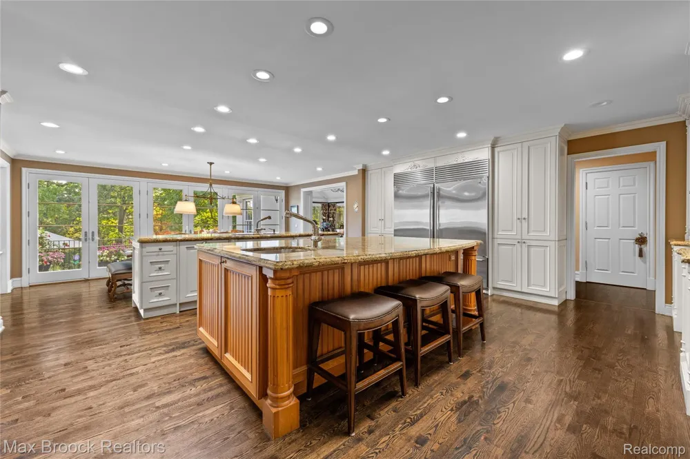 375 Dunston Road Bloomfield Hills City, MI 48304