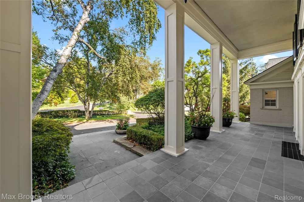 375 Dunston Road Bloomfield Hills City, MI 48304