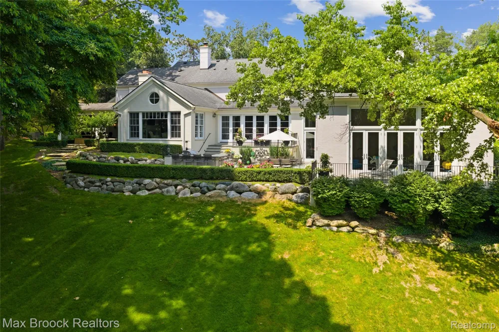 375 Dunston Road Bloomfield Hills City, MI 48304