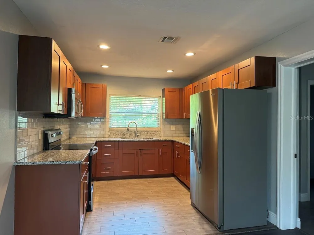 2125 CARLTON DRIVE Orlando, FL 32806