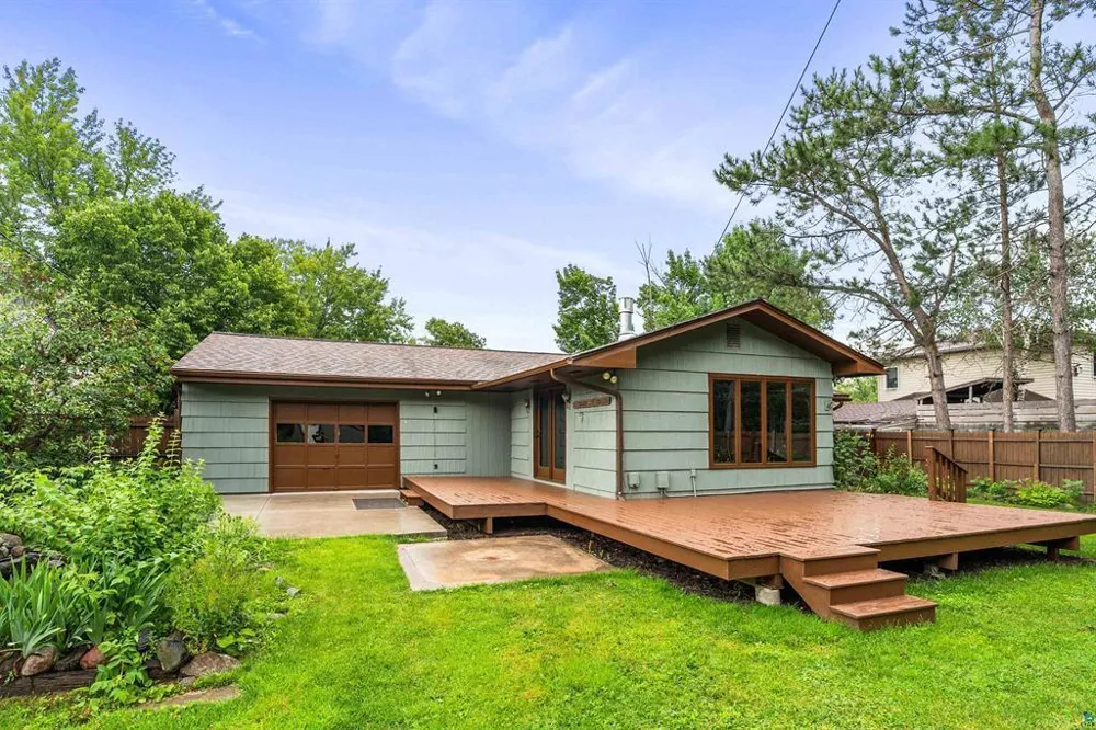 703 Ebony Avenue Duluth, MN 55811