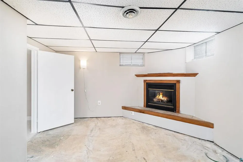 703 Ebony Avenue Duluth, MN 55811