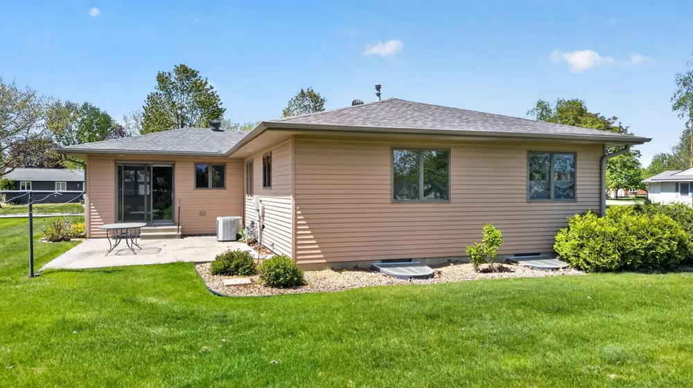 302 Cross Street Lake City, MN 55041