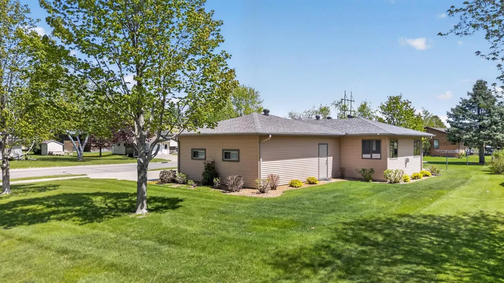 302 Cross Street Lake City, MN 55041