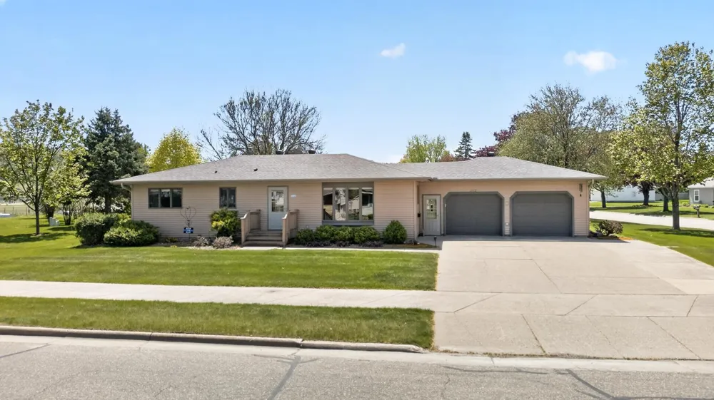 302 Cross Street Lake City, MN 55041