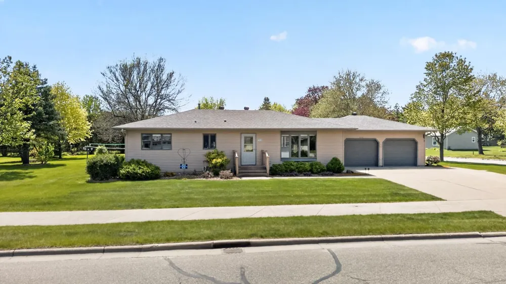 302 Cross Street Lake City, MN 55041
