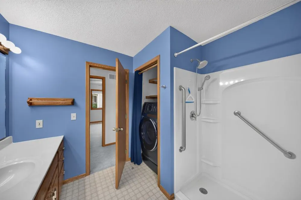 302 Cross Street Lake City, MN 55041